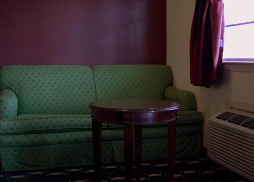 Somerville Inn & Suites - photo 10