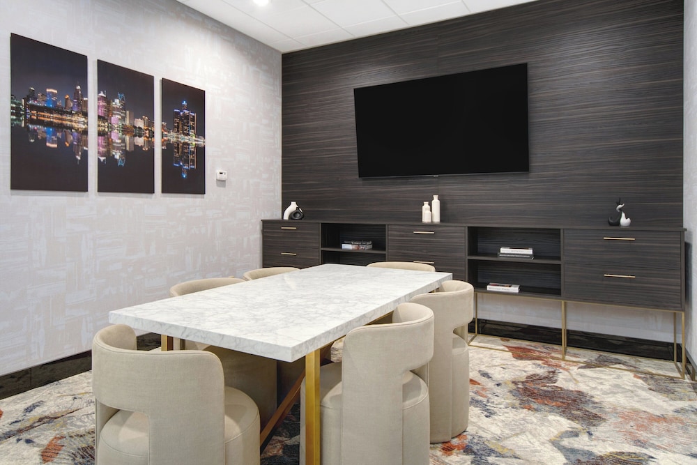 Crowne Plaza Auburn Hills by IHG - photo 79