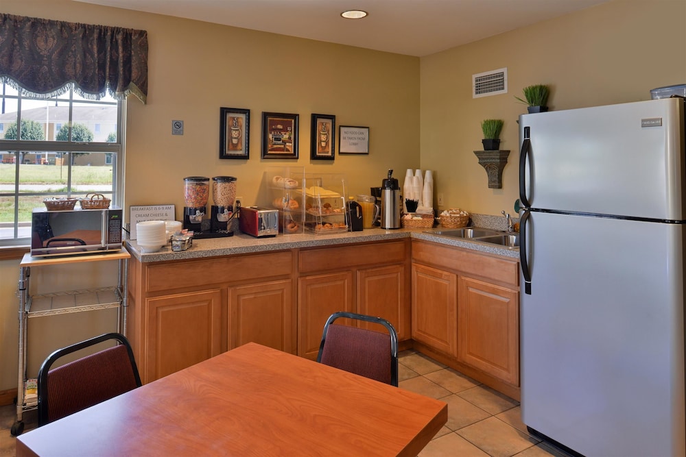 Americas Best Value Inn & Suites Bryant Little Rock - photo 13