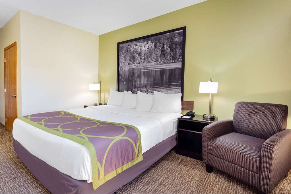 Emmetsburg Hotel and Suites - photo 32