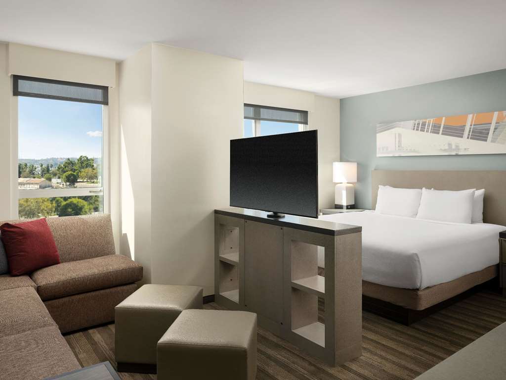 Hyatt House LA University Medical Center - photo 6