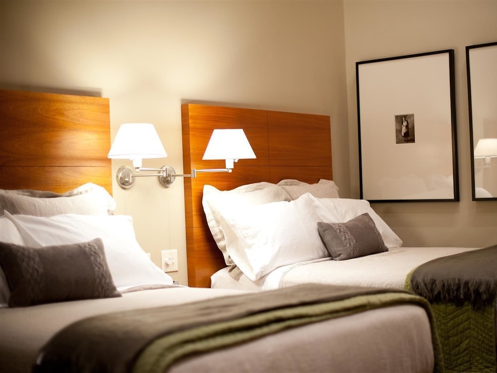 The Inn on Whitworth - photo 11