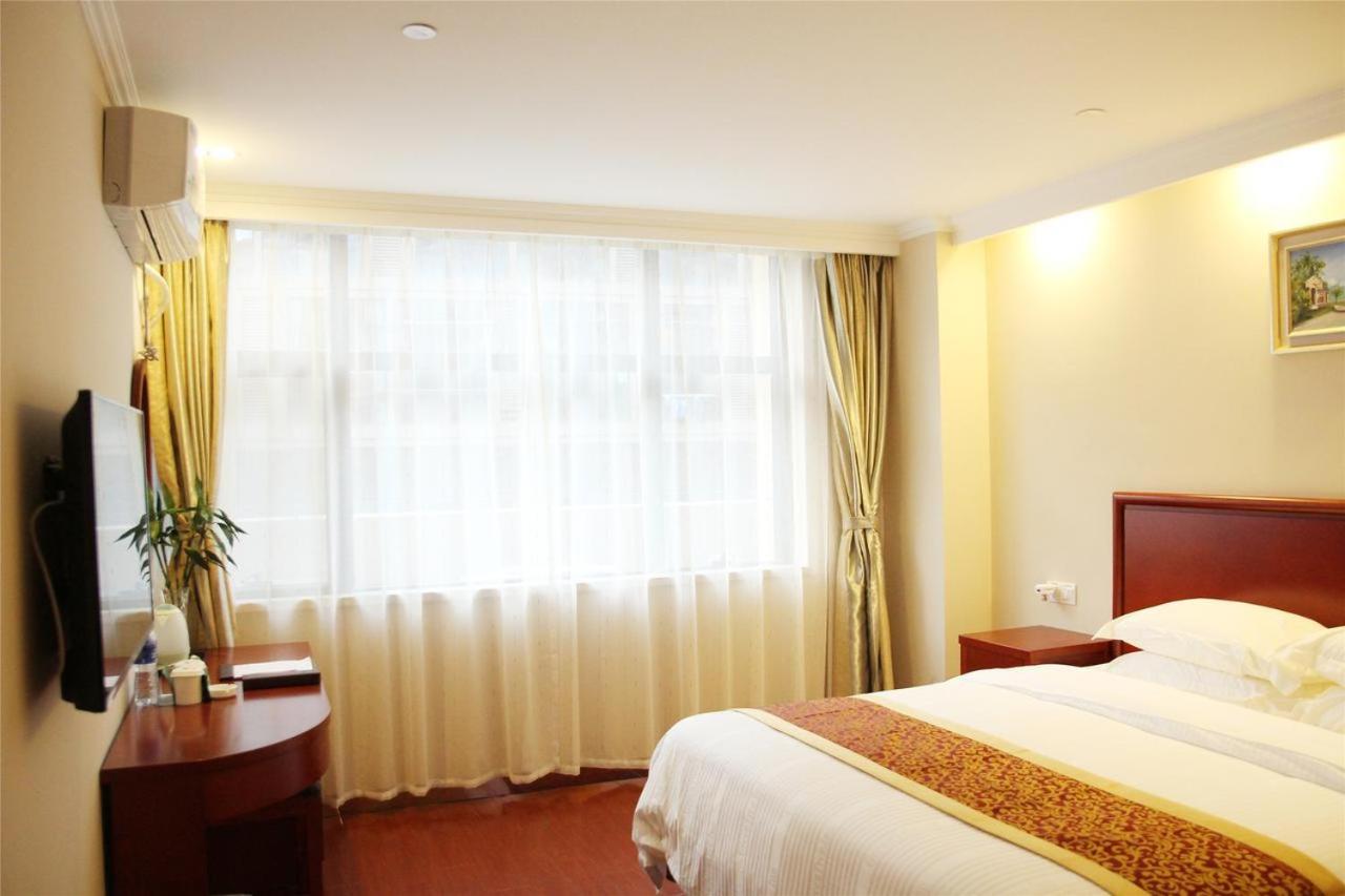 Greentree Inn Dezhou Xiajin County Debai Trade Mar — hotel in Dezhou