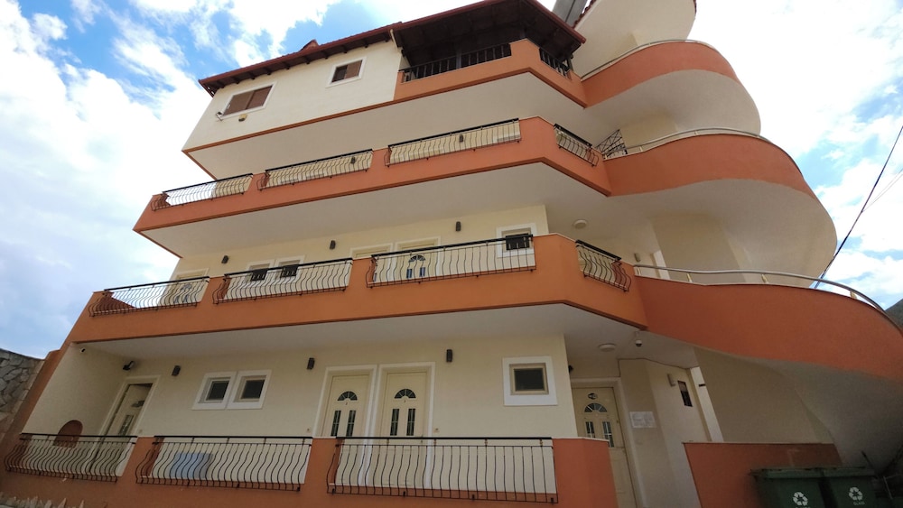 Friends House Borsh Hotel in Lukove, Albania