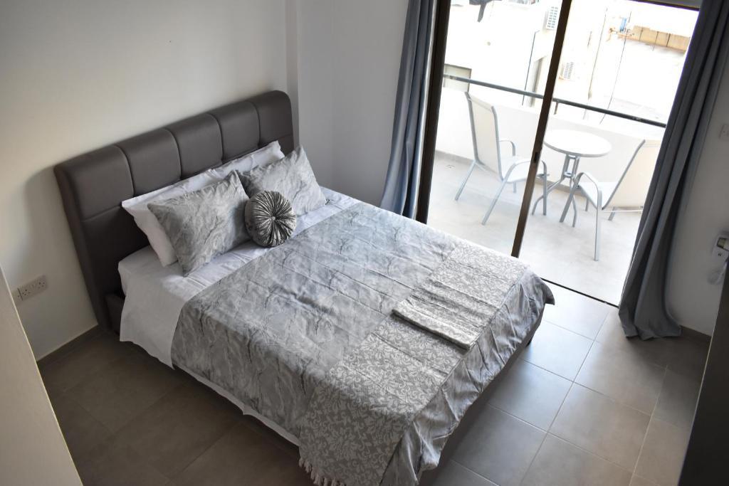 Marias Apartment in city centre near beach