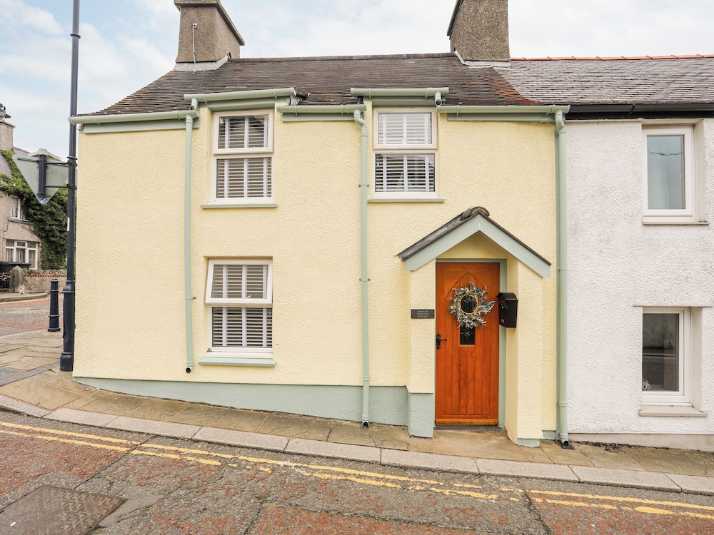 Bwthyn Lili Lily Cottage — 4-Star Luxury Hotel in Cemaes Bay, United Kingdom