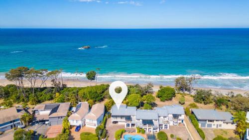 Azure Luxe Pool Beachfront in Unknown City, Australia