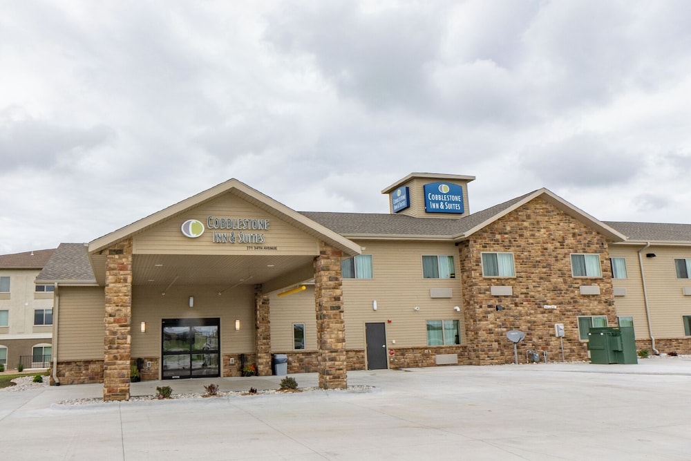 Cobblestone Inn & Suites Sheldon - photo 37