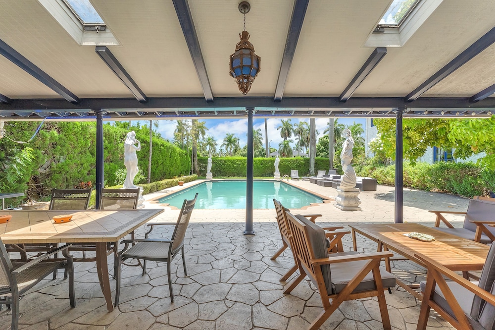 Young Mansion - photo 152