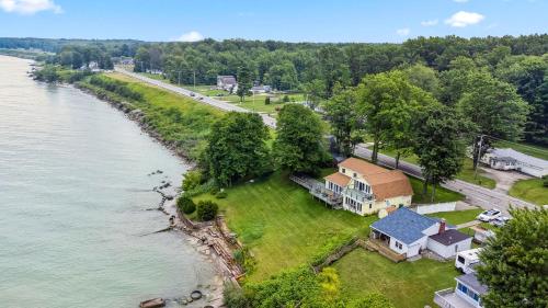 Sunset Haven Lakeside Retreat In Gotl — Geneva