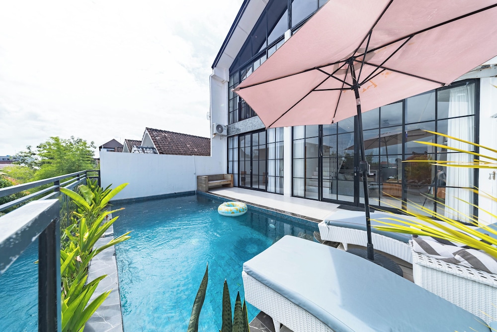 Loft 360 Apartment — 4-Star Luxury Hotel in Seminyak, Indonesia