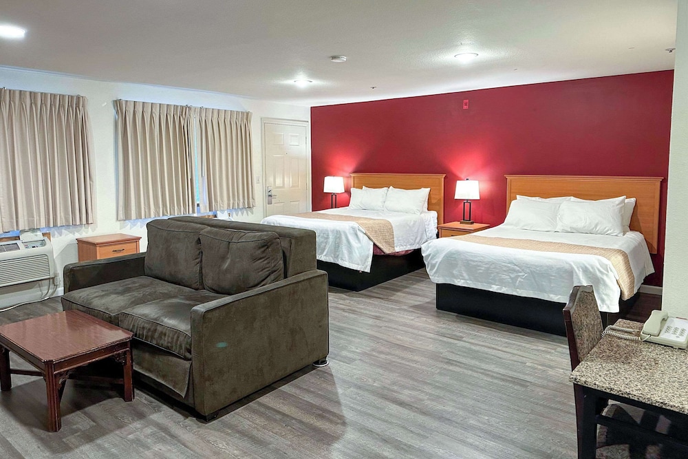 Econo Lodge Edmonds North Seattle - photo 23