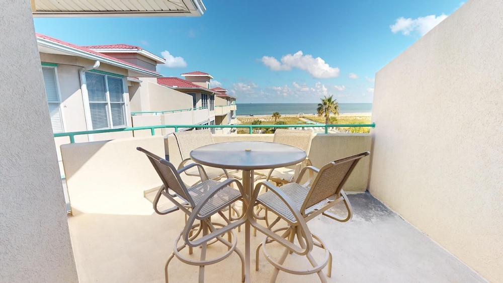 Desoto Beach Club 3 Tybee Vacation Rentals — 4-Star Luxury Hotel in Tybee Island, United States