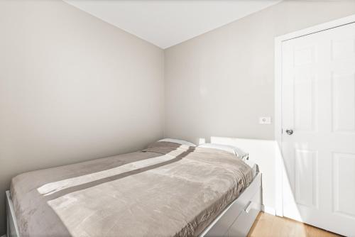 Perfect spacious 2 bedroom apartment near Sky Lagoon