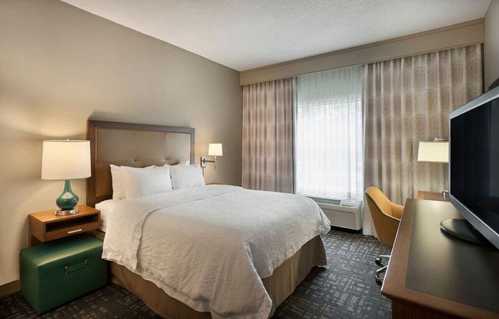 Hampton Inn & Suites Charlotte Pineville - photo 6