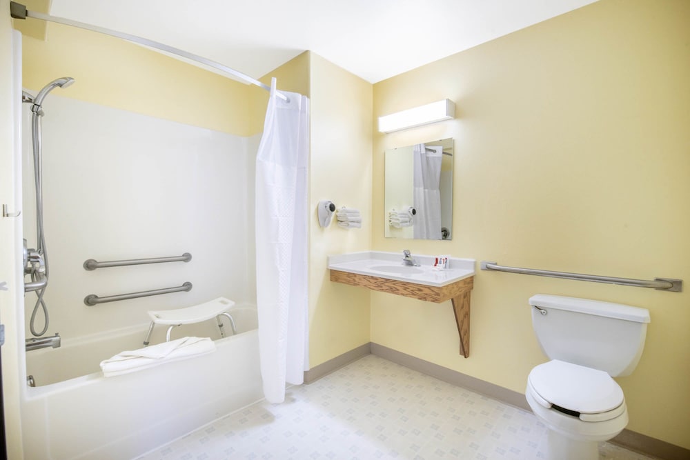 Four Seasons Inn - photo 10