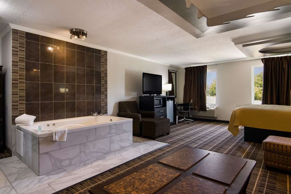 Quality Inn Aurora Naperville Area - photo 24
