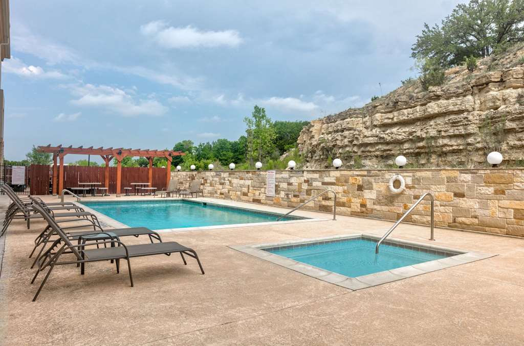 Baymont Inn & Suites by Wyndham Glen Rose - photo 7