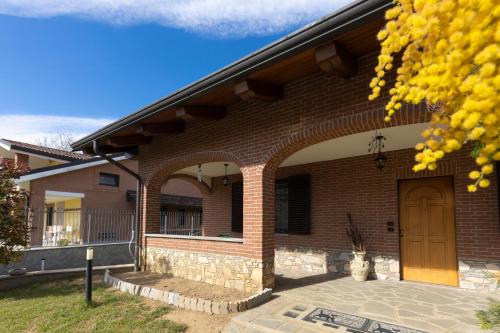 Villa Anna — 4-Star Luxury Hotel in Moncalieri, Italy