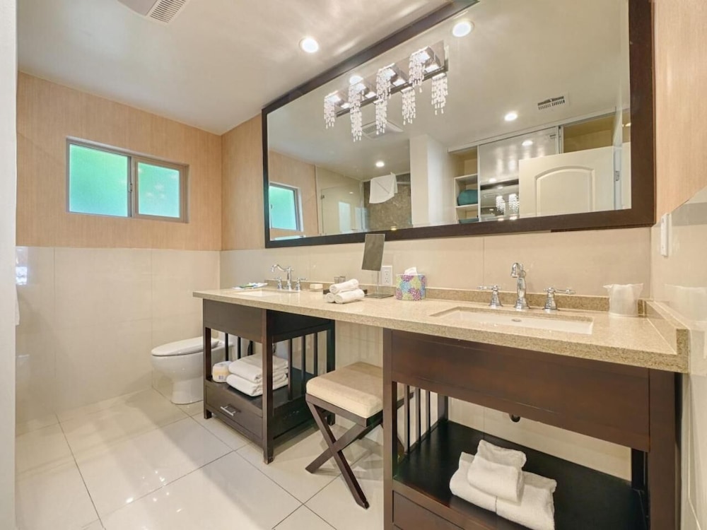 Little Paradise Hotel - photo 17
