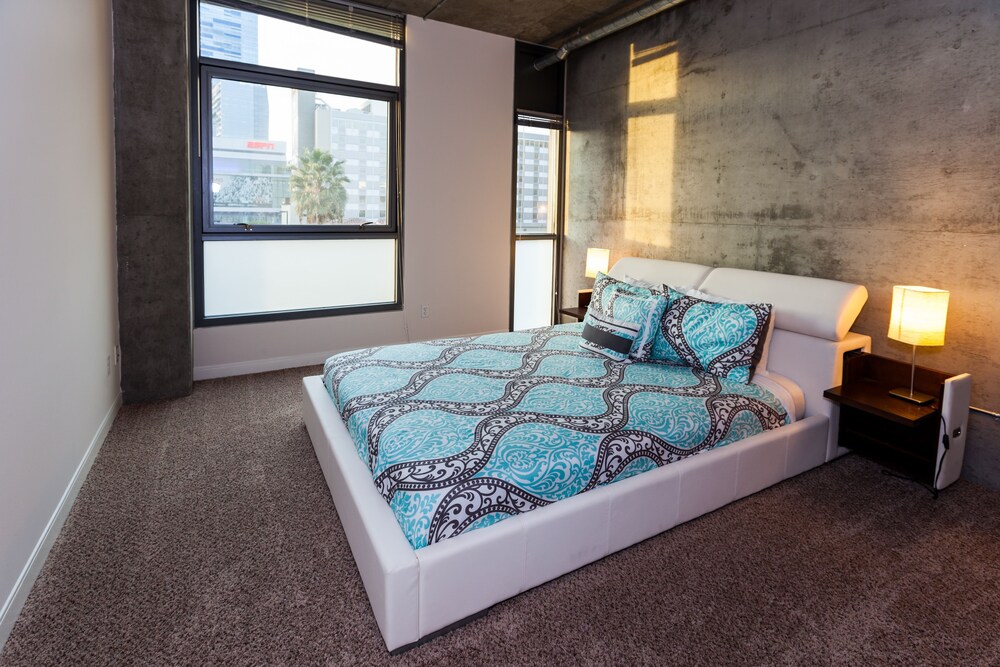 Corporate Suites Downtown In The Heart of LA - photo 9