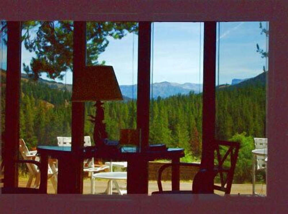Pahaska Tepee Resort - photo 11
