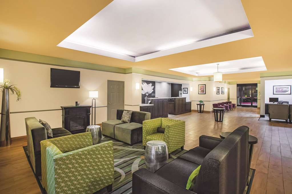 La Quinta Inn & Suites by Wyndham Beaumont West - photo 7