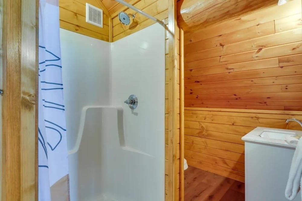 Mammoth Views 2 Bedroom Cabin by Heavenly Views Resort - photo 13