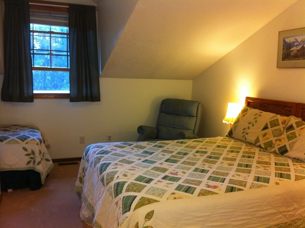 7 Gables Inn & Suites - photo 22