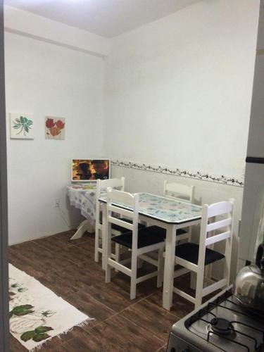 Apto com varanda pousada Don Graciano in Torres, Brasil