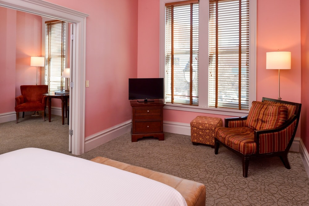 Montvale Hotel - photo 48