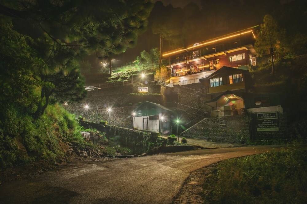 Safarmaina Resort in Kasauli, India