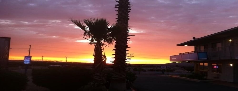 Hilltop Inn & Suites - photo 34