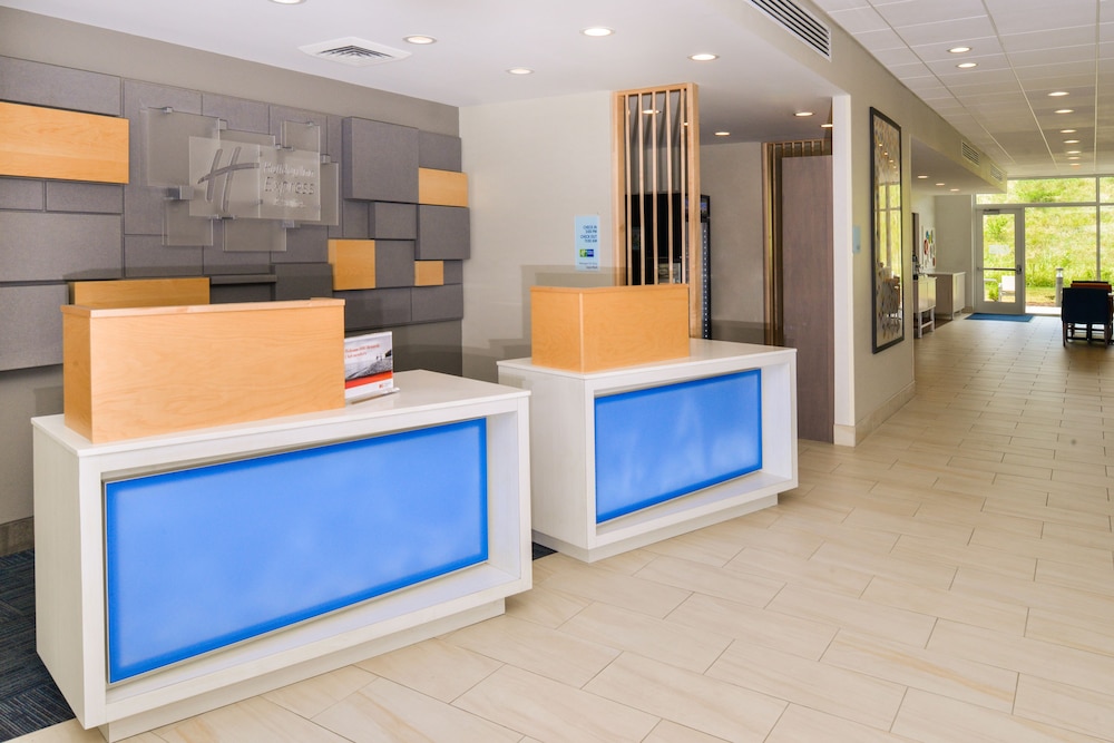 Holiday Inn Express & Suites Salem by IHG - photo 53
