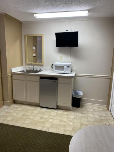 The Admiral Hotel Motel - photo 168