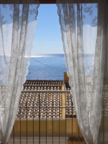 Casa Marina Levante — 4-Star Luxury Hotel in Augusta, Italy