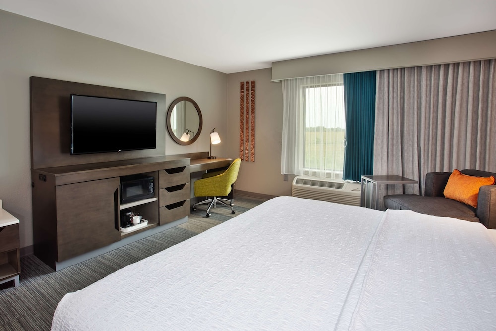 Hampton Inn Union City - photo 9