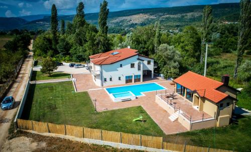 Nice Home In Donji Prolozac With Wifi — 5-Star Luxury Hotel in Donji Prolozac, Croatia