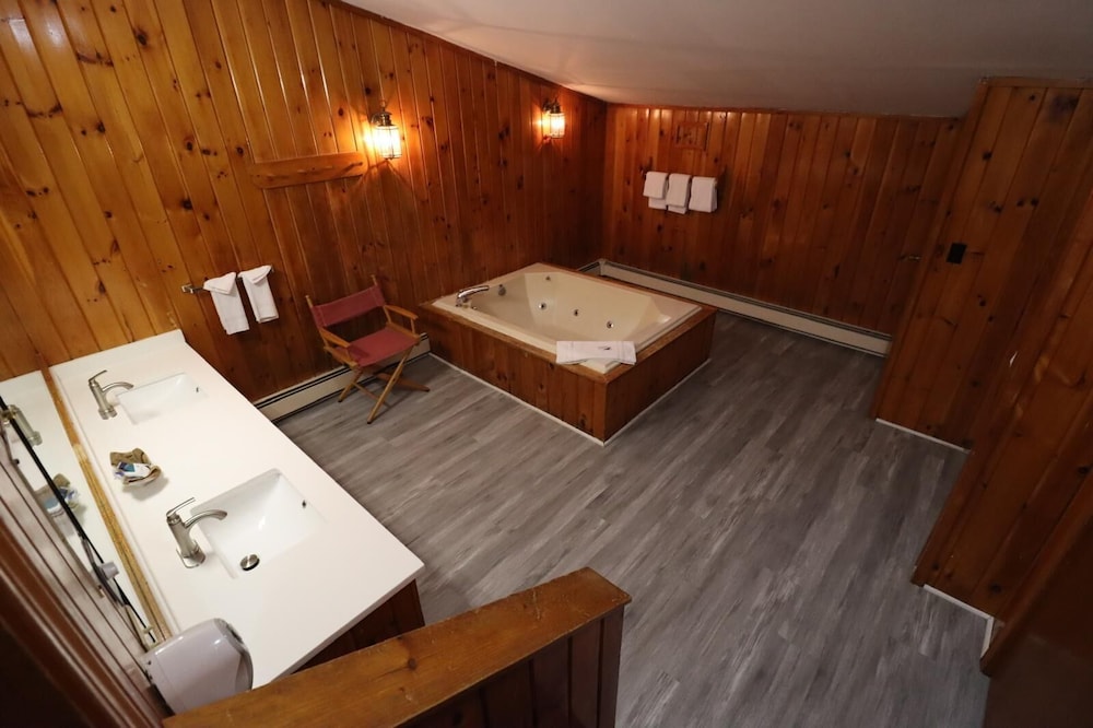 Travelodge by Wyndham Lincoln Near White Mountain - photo 21