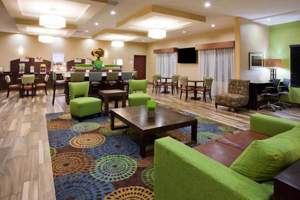 Holiday Inn Express & Suites Davenport an IHG Hotel - photo 3