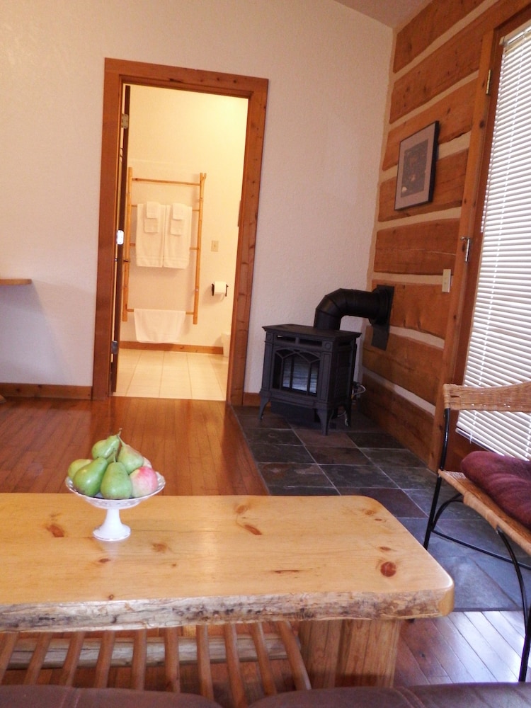 Bad Rock Bed and Breakfast Inn - photo 18
