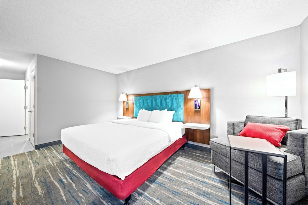 Hampton Inn Lincoln South Heritage Park - photo 18