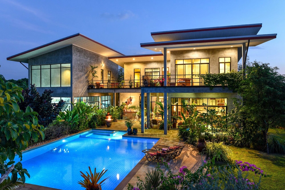 Elsie Evans Art Retreat in Rayong, Thailand