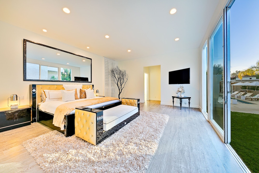 Beverly Hills Luxury Modern Palace - photo 2