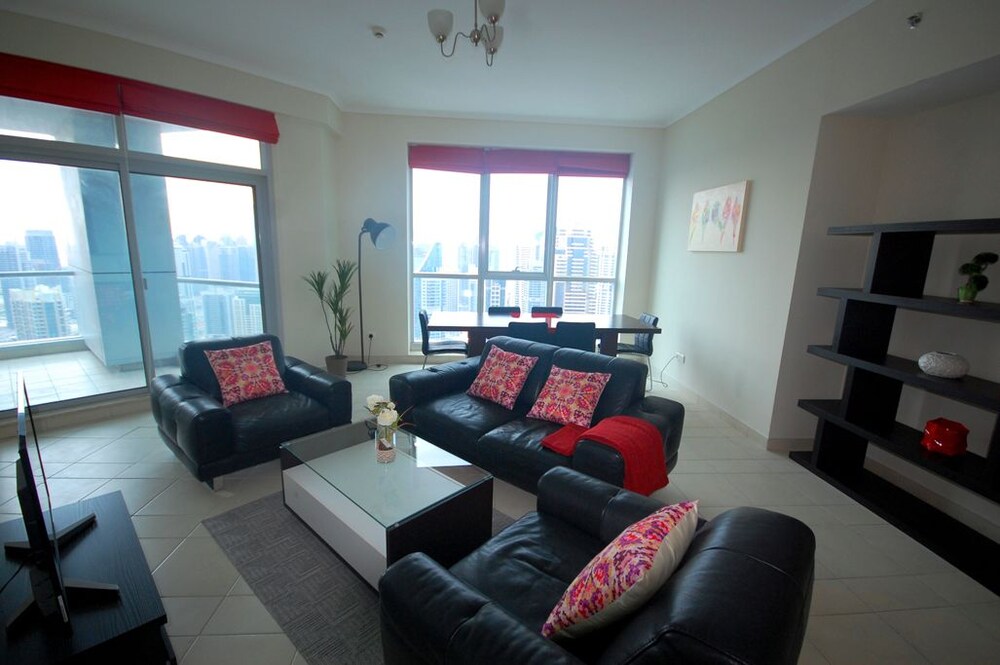 Torch Tower by Deluxe Holiday Homes — 5-Star Luxury Hotel in Dubai, United Arab Emirates