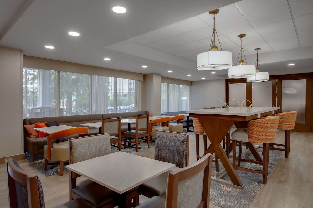 Hampton Inn Birmingham Colonnade 280 - photo 47