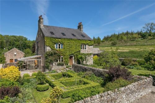 Large Country Farmhouse — 4-Star Luxury Hotel in Waddington, United Kingdom