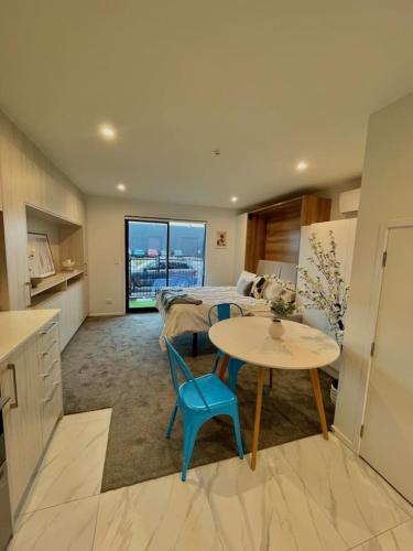 Charming CBD Studio Apartment — 4-Star Luxury Hotel in Christchurch, New Zealand