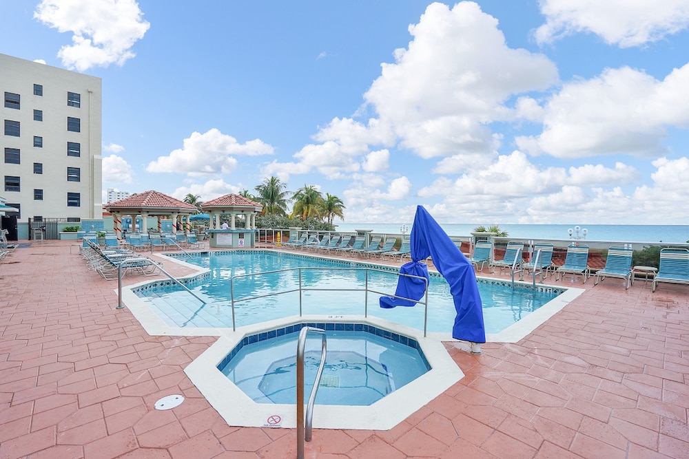 Hollywood Beach Tower - photo 30
