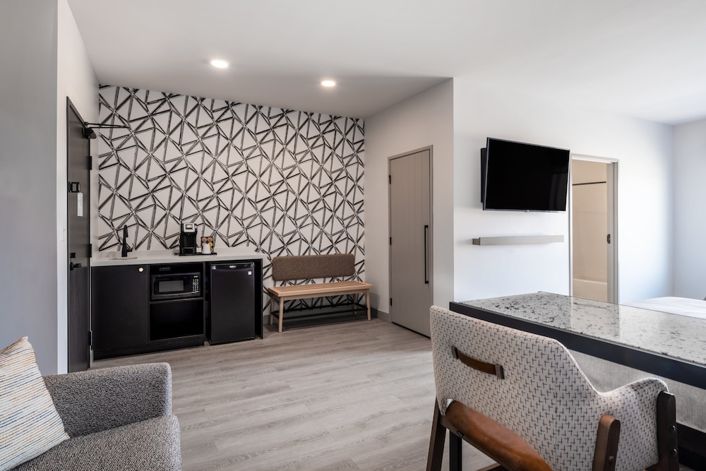 Atwell Suites Denver Airport Tower Road - photo 15